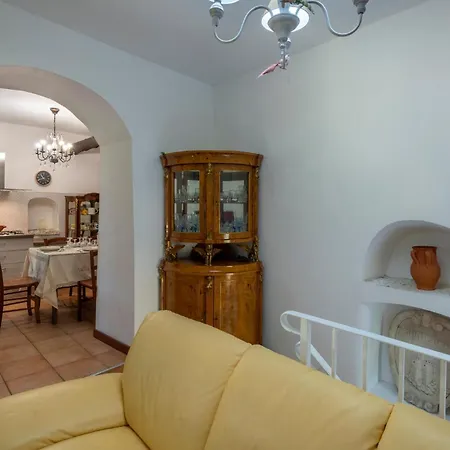 3 Bedroom Amazing Apartment In Caramanico Terme