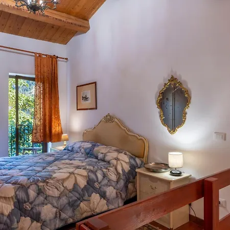 4 Bedroom Lovely In Holiday home